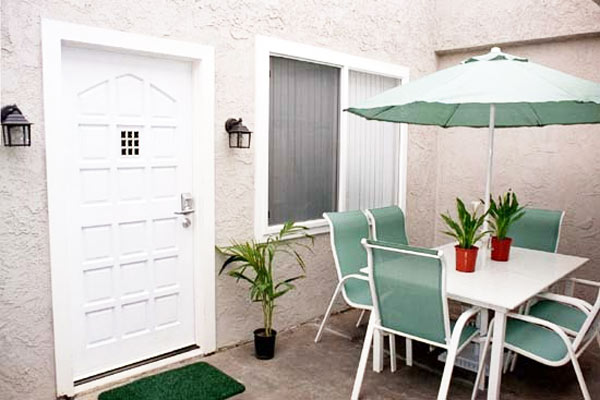 beach vacation rental jpg